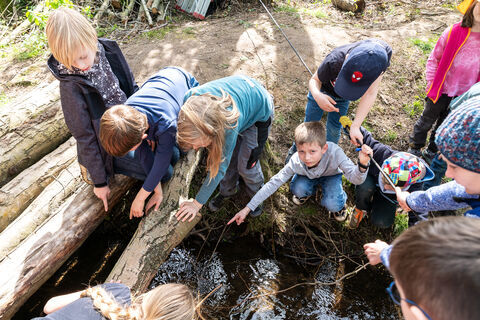 Offener Wildnistreff in der Kinder-Wildnis Langenfeld. 