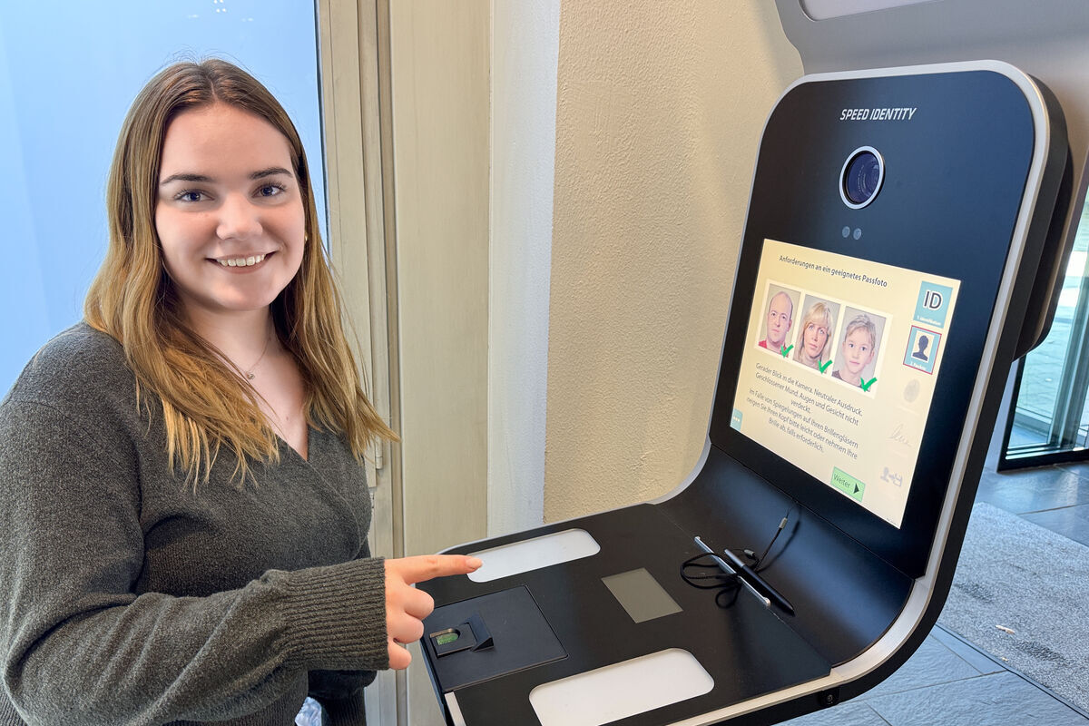 Mit der neuen Fotobox komfortabel zum neuen Personalausweis und Reisepass. 