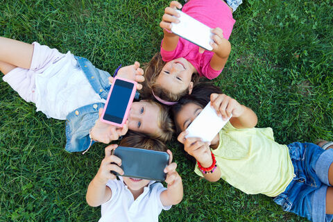 Elterninformationsabend für Grundschuleltern: „Faszination smart phone und social media“
