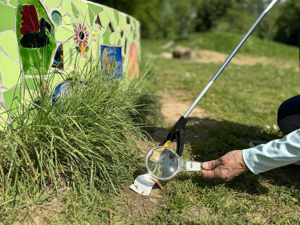 Müll-Detektive in der Kinder-Wildnis